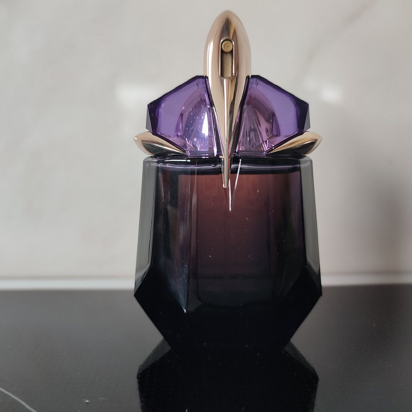 Mugler Profumi & Eau de Toilette: Mugler Alien EdP 30ml refillable – Nuovo (secondo la descrizione) da Niederglatt ZH venduto da choconoisettes