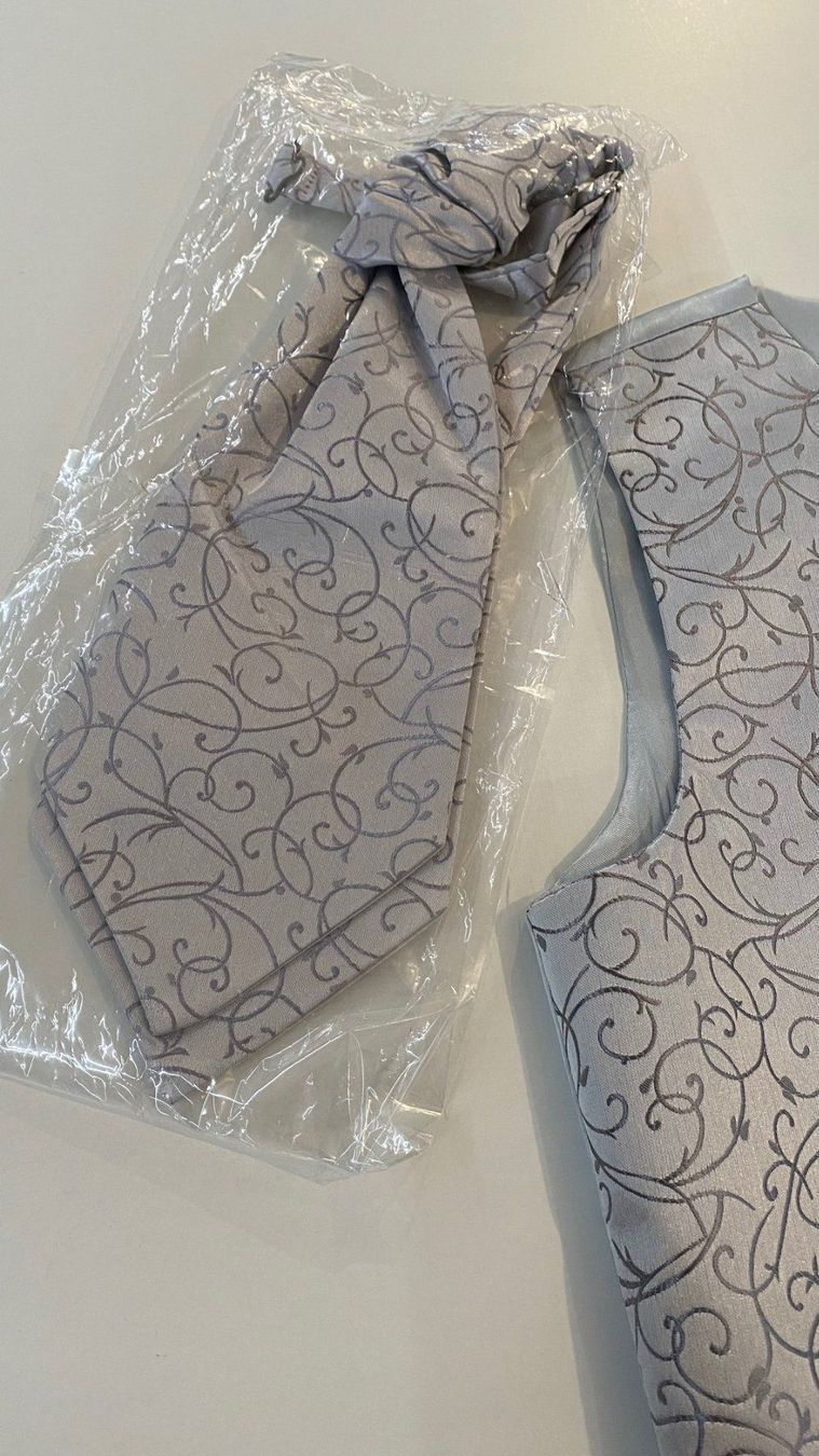 Altro abbigliamento per bambino: Kinder - Gilet mit Krawatte - Silber – Nuovo (secondo la descrizione) da Dussnang venduto da trooper479 1