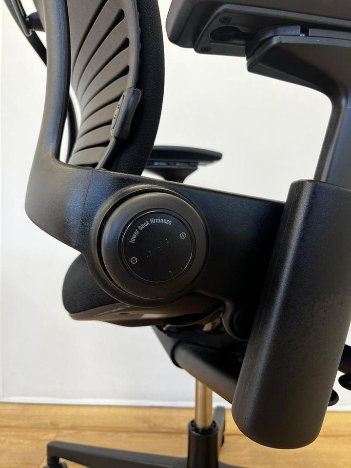 Steelcase Chaises: Refurbished Steelcase Leap V2 Full Option – D'occasion à Purmerend par Offeco 2