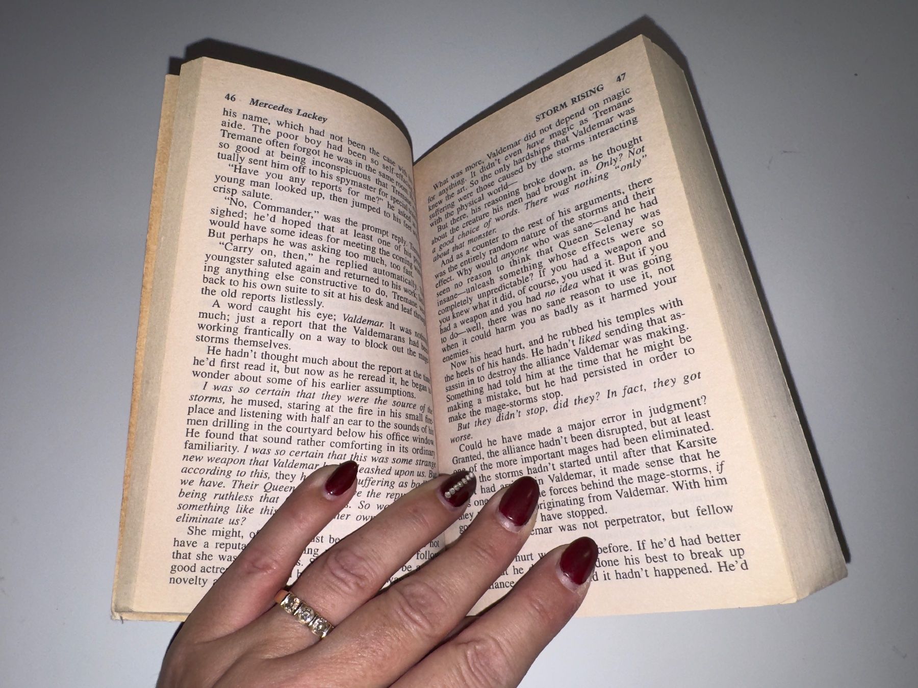 Libri: NOVEL: Mercedes Lackey, Storm rising – Usato da Grosswangen venduto da English_books 4