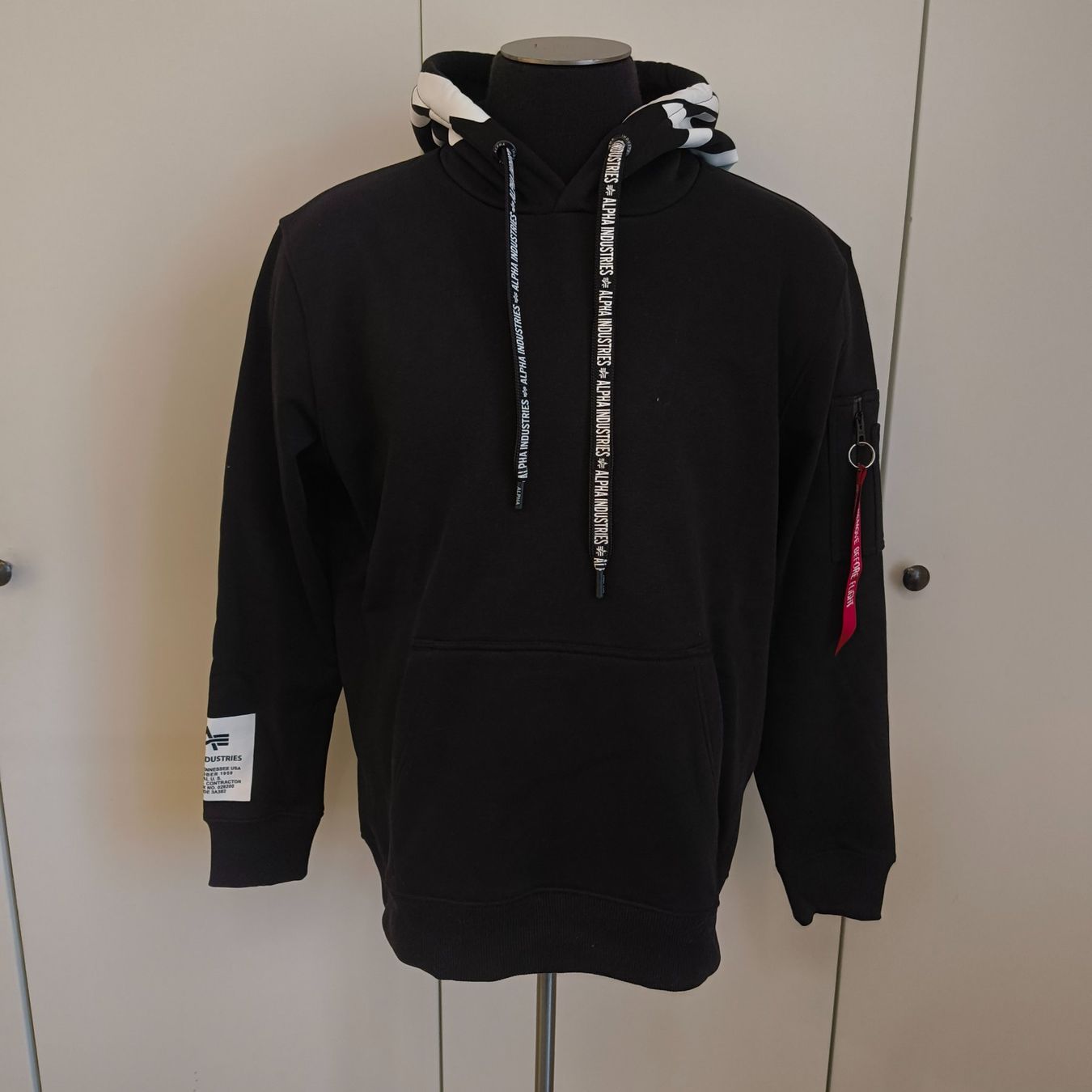 Alpha Industries Maglioni & Felpe: Alpha Industries Kapuzenpullover, Grösse XL – Nuovo e nell'imballaggio originale da Uitikon Waldegg venduto da PJLS1
