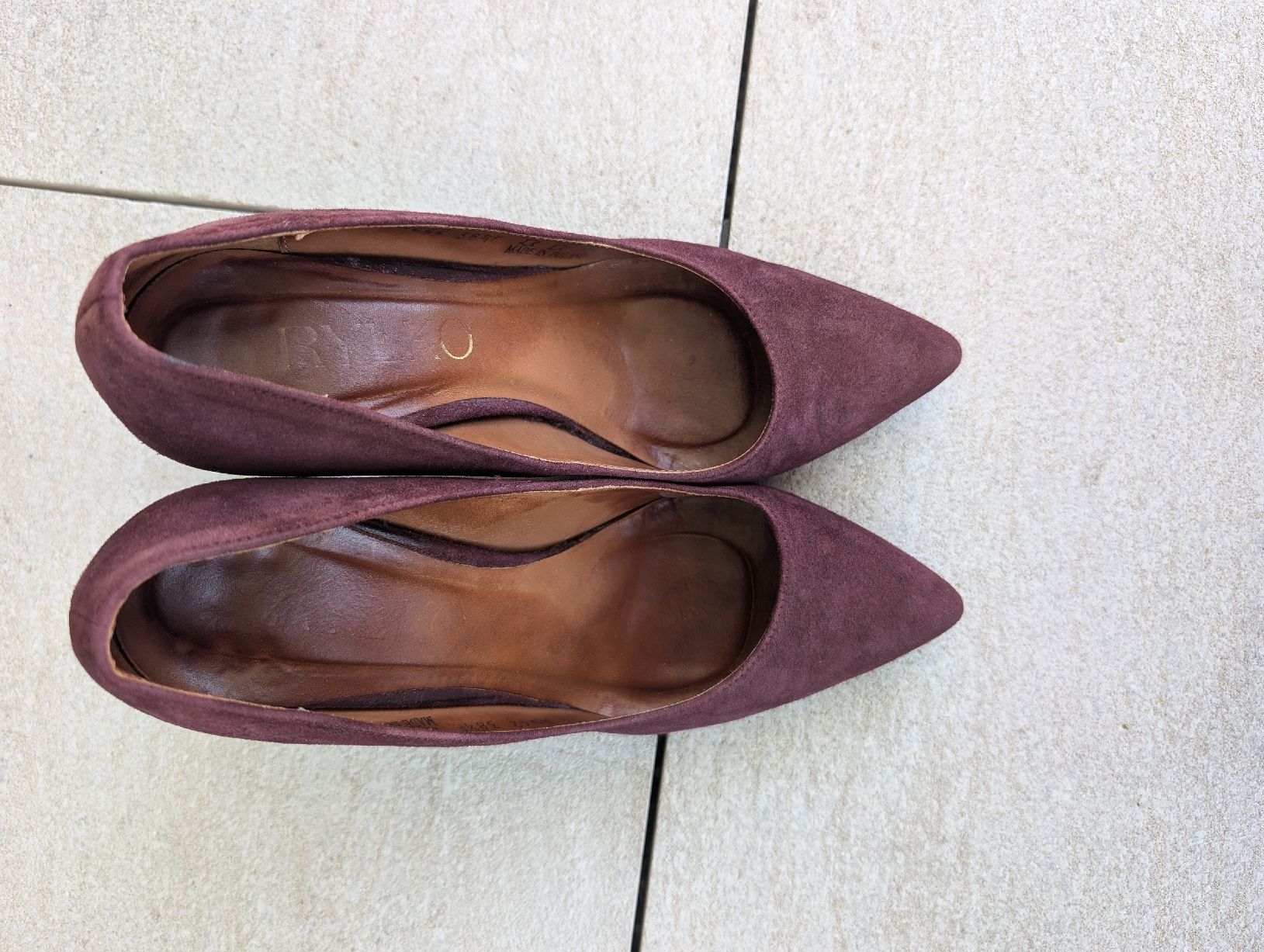 Scarpe da donna: Burgundy Suede Pumps – Usato da Lachen SZ venduto da joa_rf9n 1