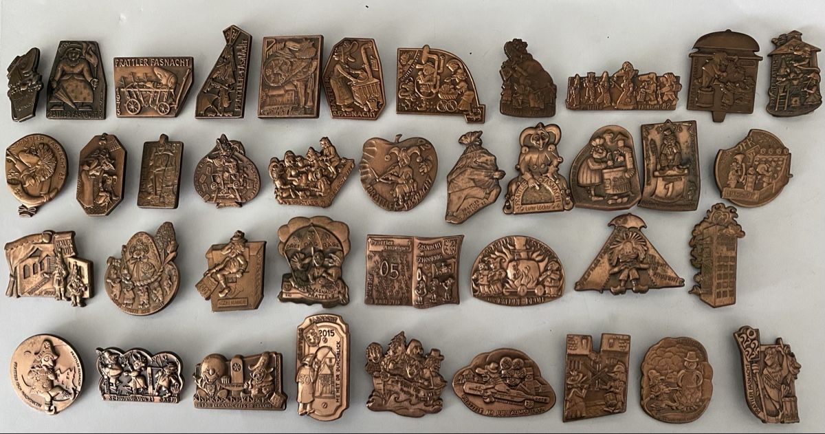 Placchette & Badge: Fasnachtsplaketten Pratteln Sammlung Kupfer – Nuovo (secondo la descrizione) da Allschwil venduto da Deal_Tiger99