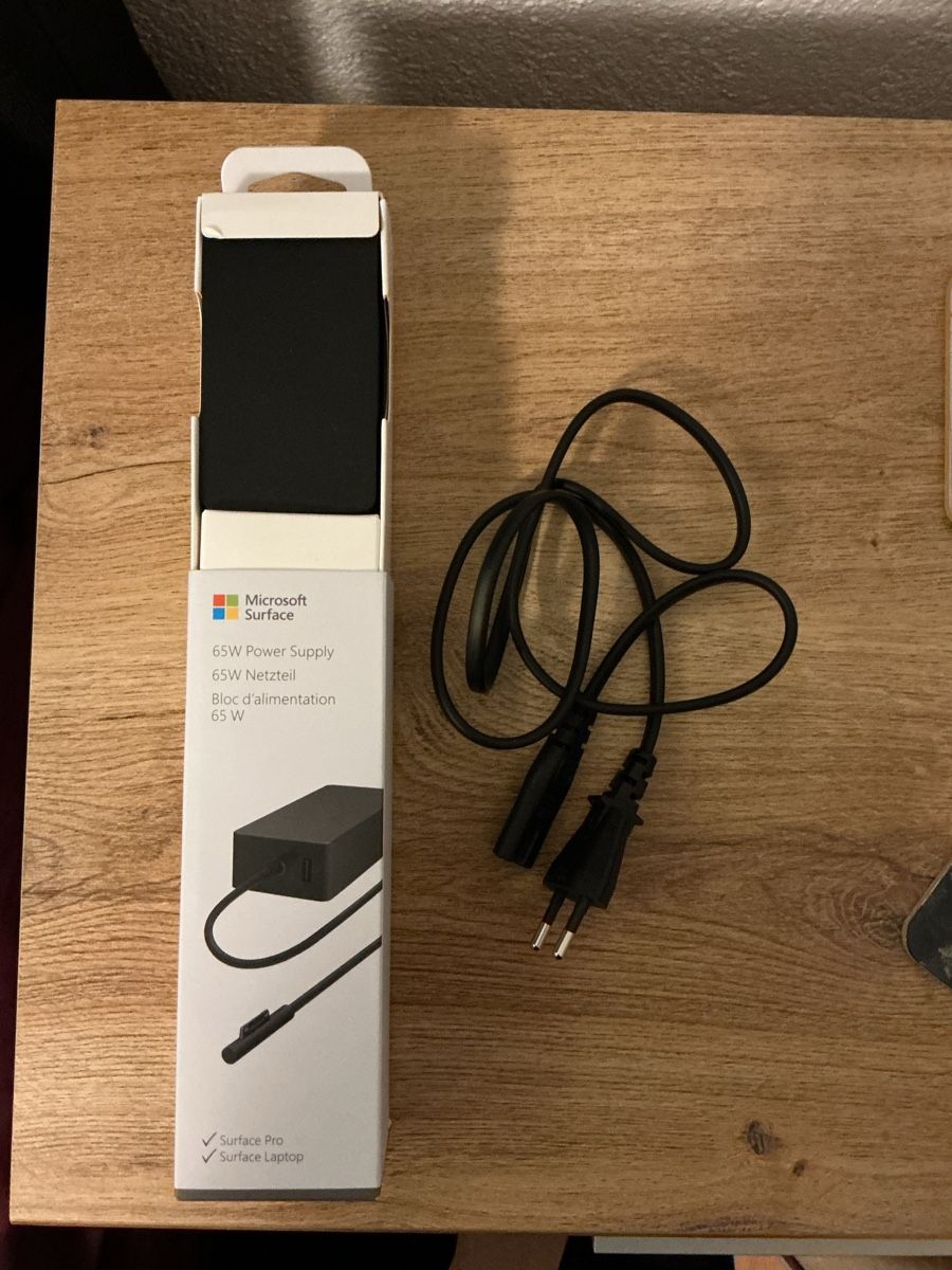 Microsoft Caricabatterie: Microsoft Surface 65W Netzteil – Nuovo (secondo la descrizione) da Münchenbuchsee venduto da Gietoks