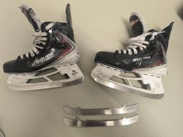 Bauer Eishockey Schlittschuhe Grösse 5.5 mit Ersatzeisen 