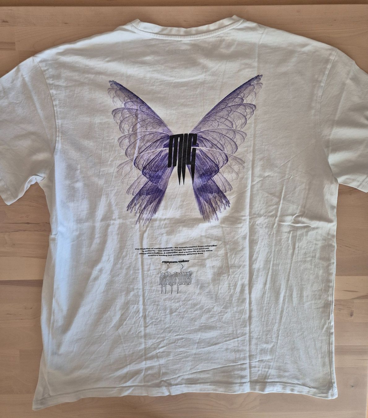 T-shirt: MJ Gonzales Oversized Shirt – Usato da Trogen venduto da Monk3yWear 1