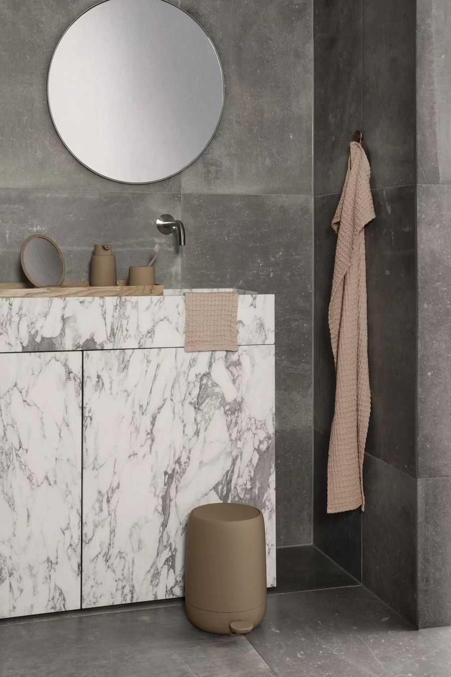 Blomus Cestini per rifiuti: BLOMUS Treteimer SONO 5L - Farbauswahl – Nuovo e nell'imballaggio originale da Kägiswil venduto da nick333 4