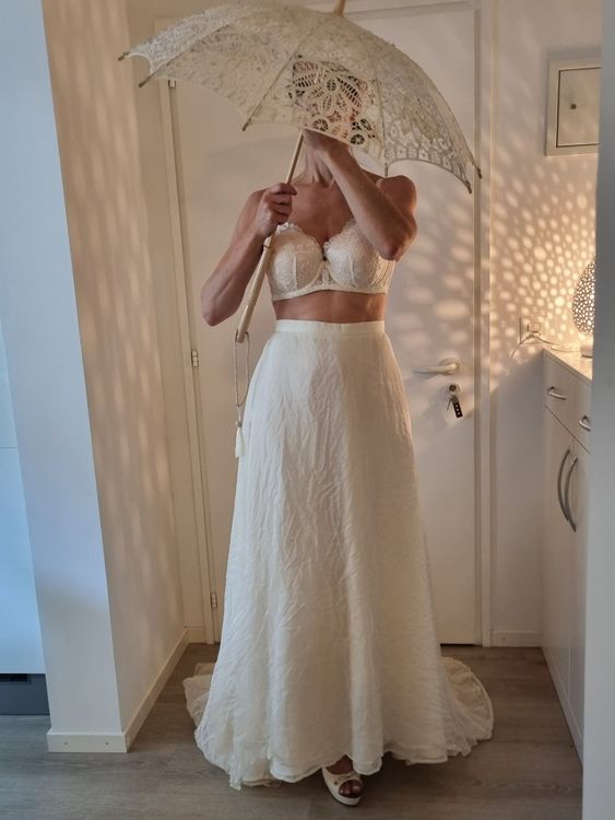 Lotti di vestiti: Lot de 2 robes de mariée + 2 jupes vintage – Usato da Genève venduto da pao_8srw 3