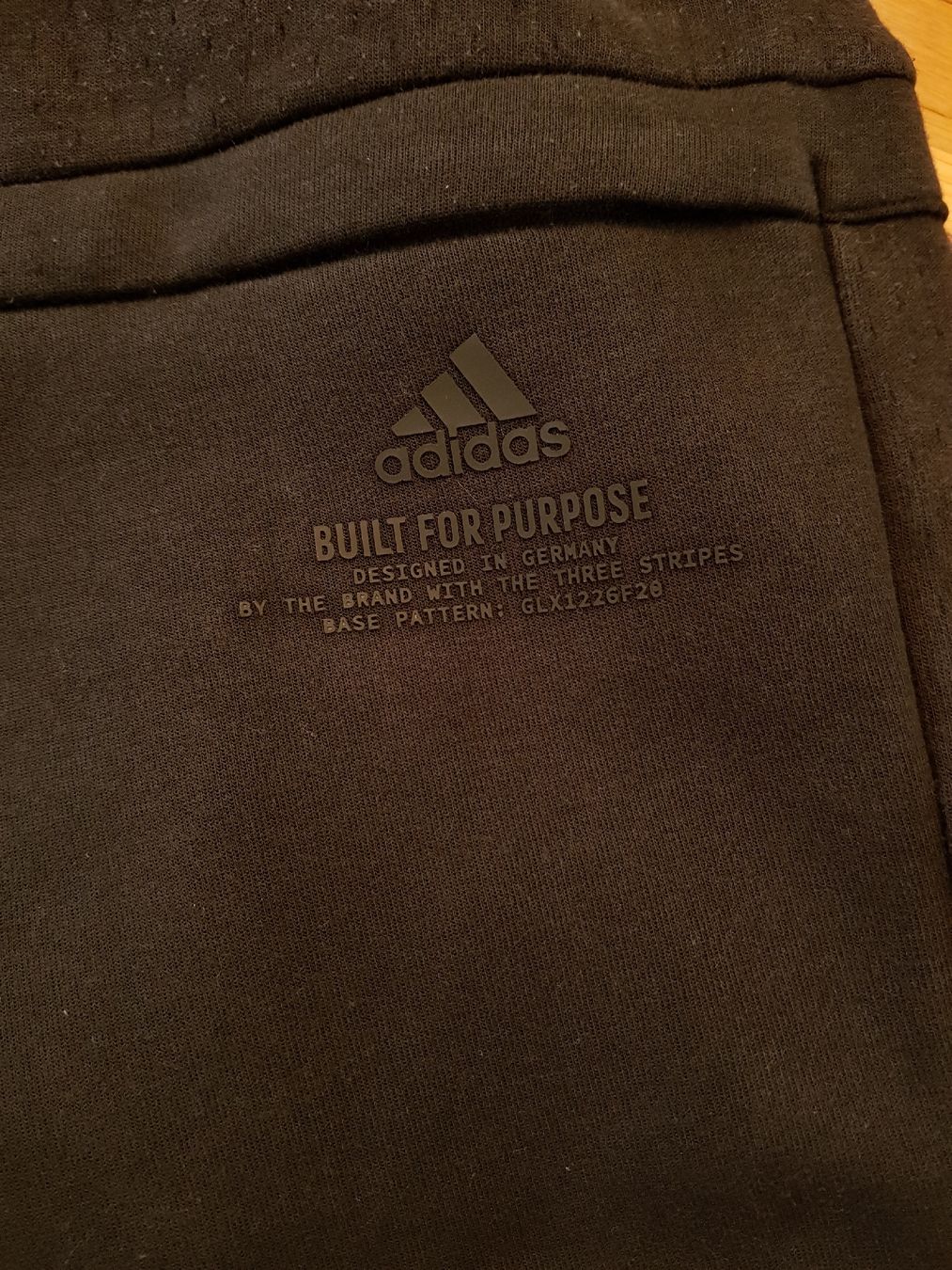 Adidas Pantaloni: Pantalon de jogging Adidas noir, taille M – Usato da Veyrier venduto da sosozizou 6