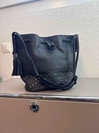 Kunstleder Handtasche Nieten Fransen NAFNAF Beuteltasche