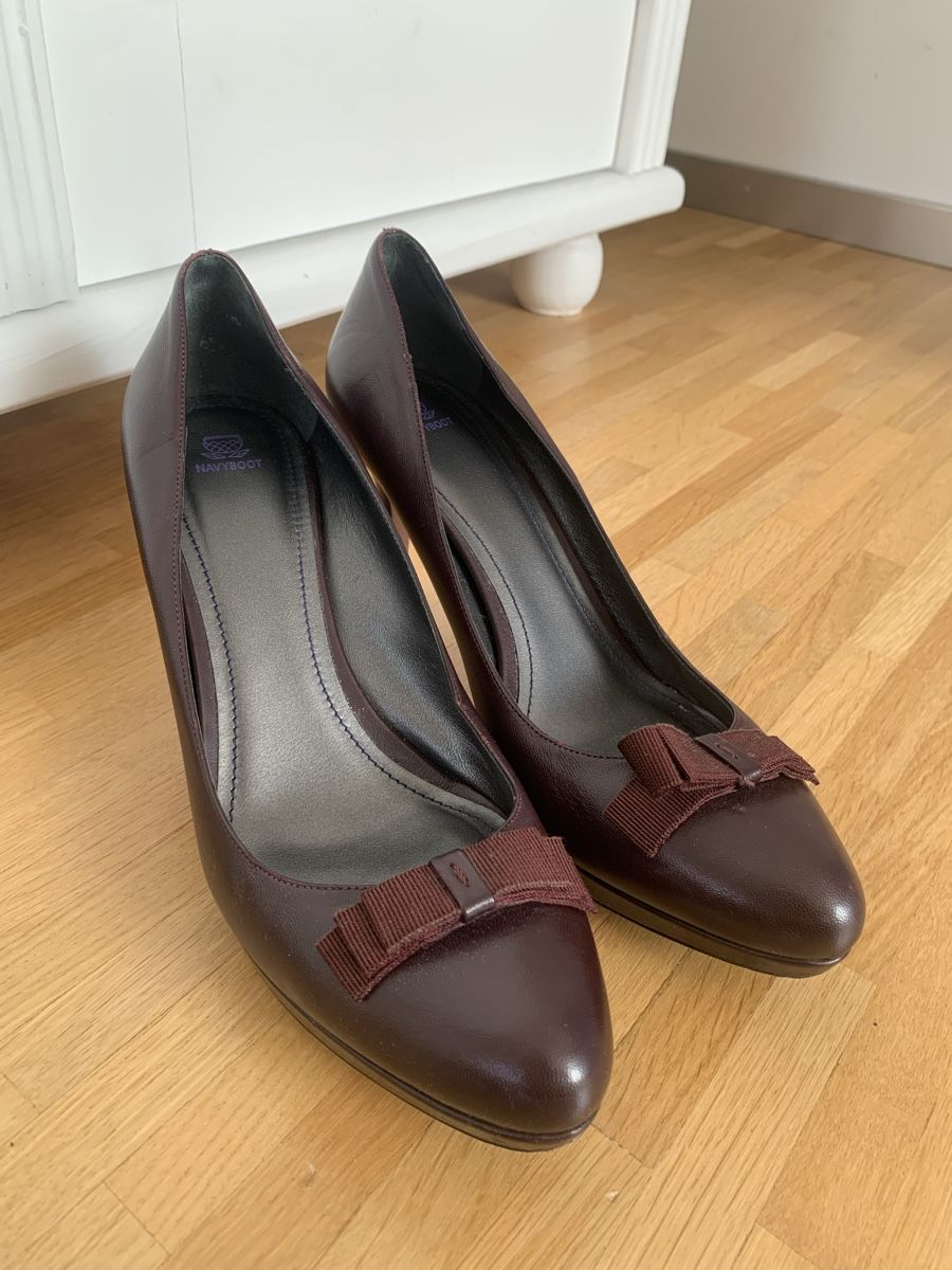 Navyboot Chaussures femmes: Navyboot, elegante Leder Pumps, Bordeaux, Gr 39, – D'occasion à Zürich par MK124 2