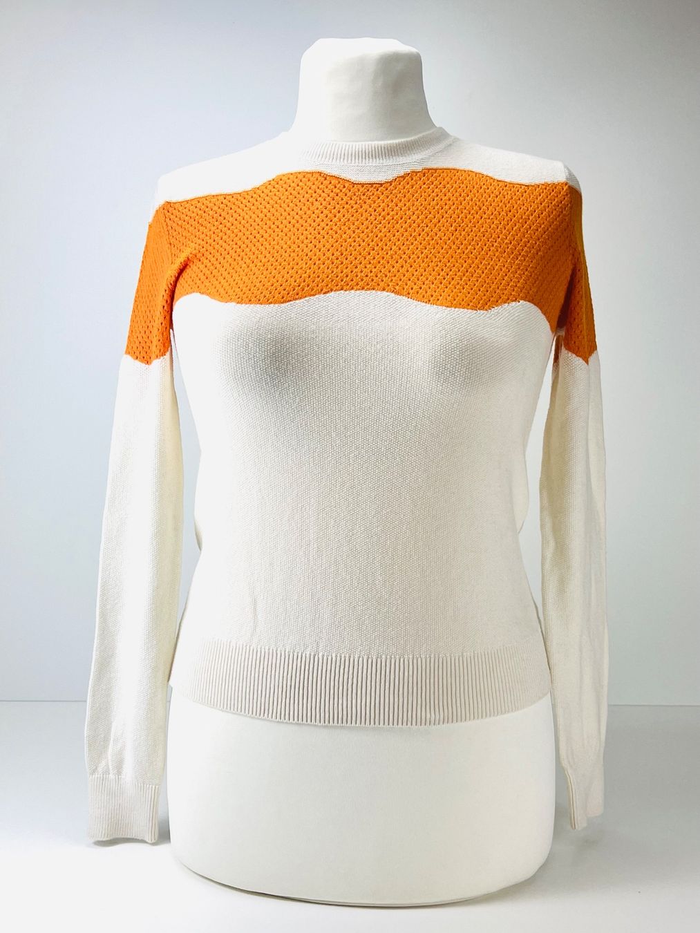 Jil Sander Maglioni & Felpe: Edler Damen Pullover JIL SANDER Navy, Weiss/Orange, Gr. M – Usato da Zürich venduto da Arche_Brockenhaus
