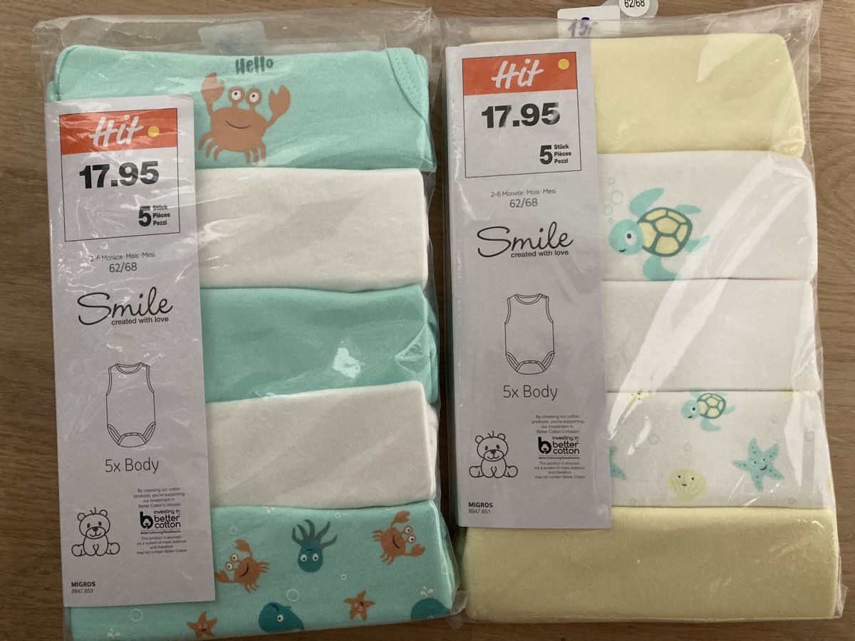 Lotti & Set di vestiti: Kurzarm Bodys Smile Gr.62/68 – Nuovo e nell'imballaggio originale da Kefikon ZH venduto da Klukka97