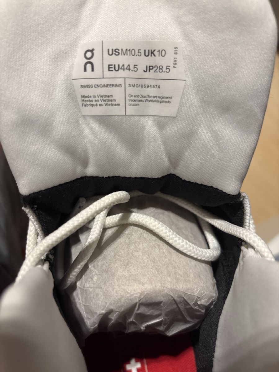 On Scarpe da uomo: ON Cloudrock Wanderschuhe Olympia Grösse EU44.5 – Nuovo e nell'imballaggio originale da Thalwil venduto da sea_k2dp 7