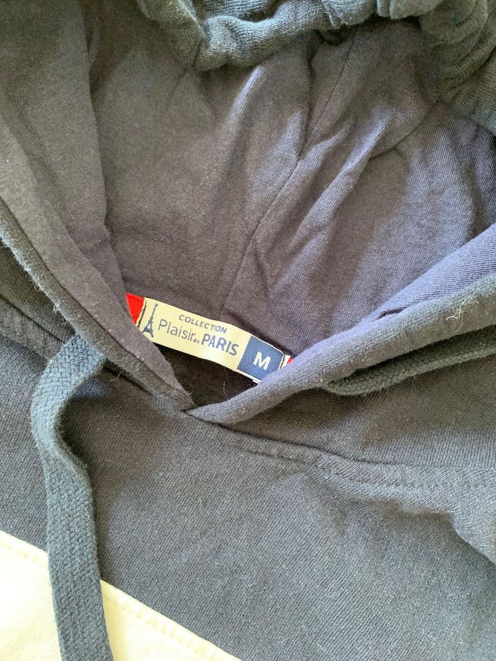 Maglioni & Felpe: PARIS Statement Kapuzenpullover Hoodie Grösse M – Usato da Meiringen venduto da SaltnPepa 2