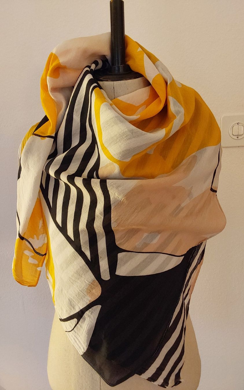 Foulard & Sciarpe: Schal Tuch – Usato da Köniz venduto da scopello12 1