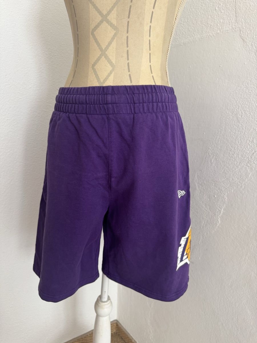 Pantaloni: Lakers shorts – Nuovo (secondo la descrizione) da Samedan venduto da Mercy_mercy 2
