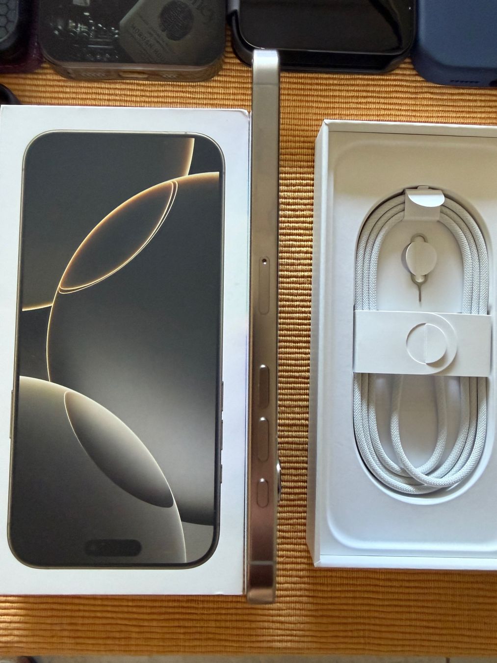 Apple Handys / Smartphones: iPhone 16 pro Max 512 GB – Neu (gemäss Beschreibung) aus Therwil von romabu 4