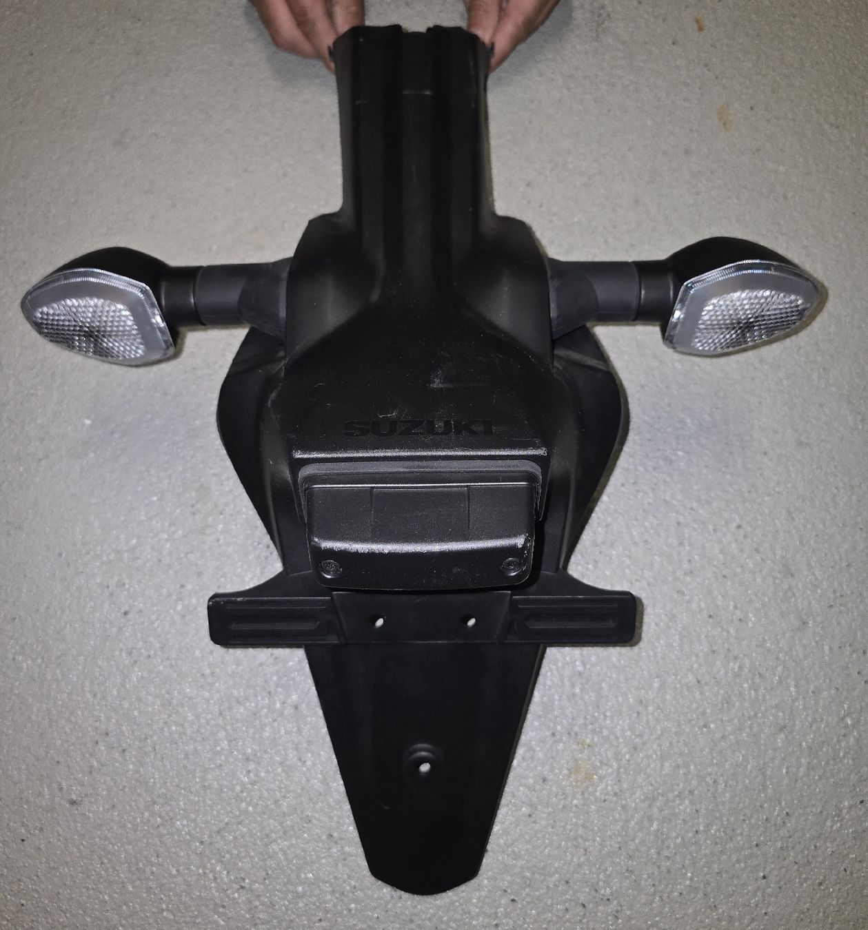 Suzuki Tutti i ricambio per moto: originaler Motorrad Kennzeichenhalter, Rücklicht + Blinker – Usato da Jona venduto da DaSilva1988