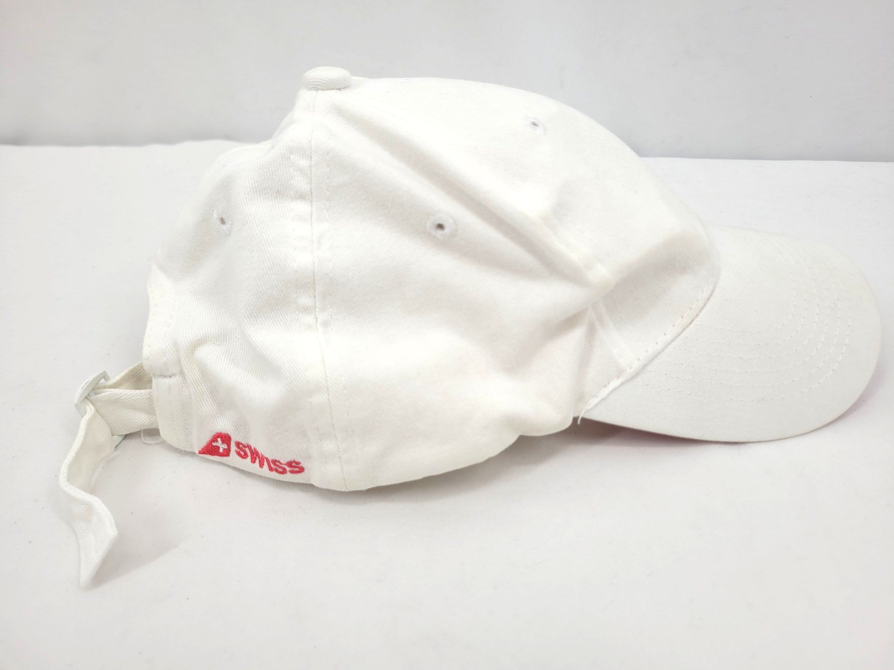 Swiss Copricapi, berretti & cappellini: SWISS casquette – Usato da Lausanne venduto da PlusValue_Lausanne 1