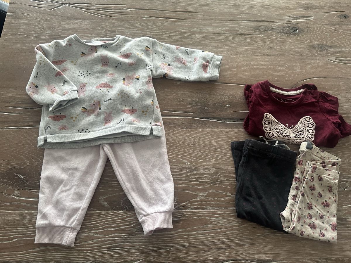 Lotti & Set di vestiti: Mädchen Kleider Set Grösse  74 🍬🍬 – Usato da Safenwil venduto da Whoopie1
