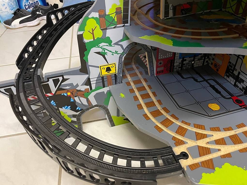 Giocattoli: Hape Riesige Bergmine - Brio kompatibel – Usato da Rain venduto da Murmi3 4