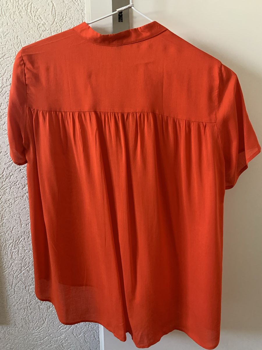 Benetton Blusen: Elegant Benetton Red Blouse, Size M – Neu (gemäss Beschreibung) aus Lausanne von milasha 1