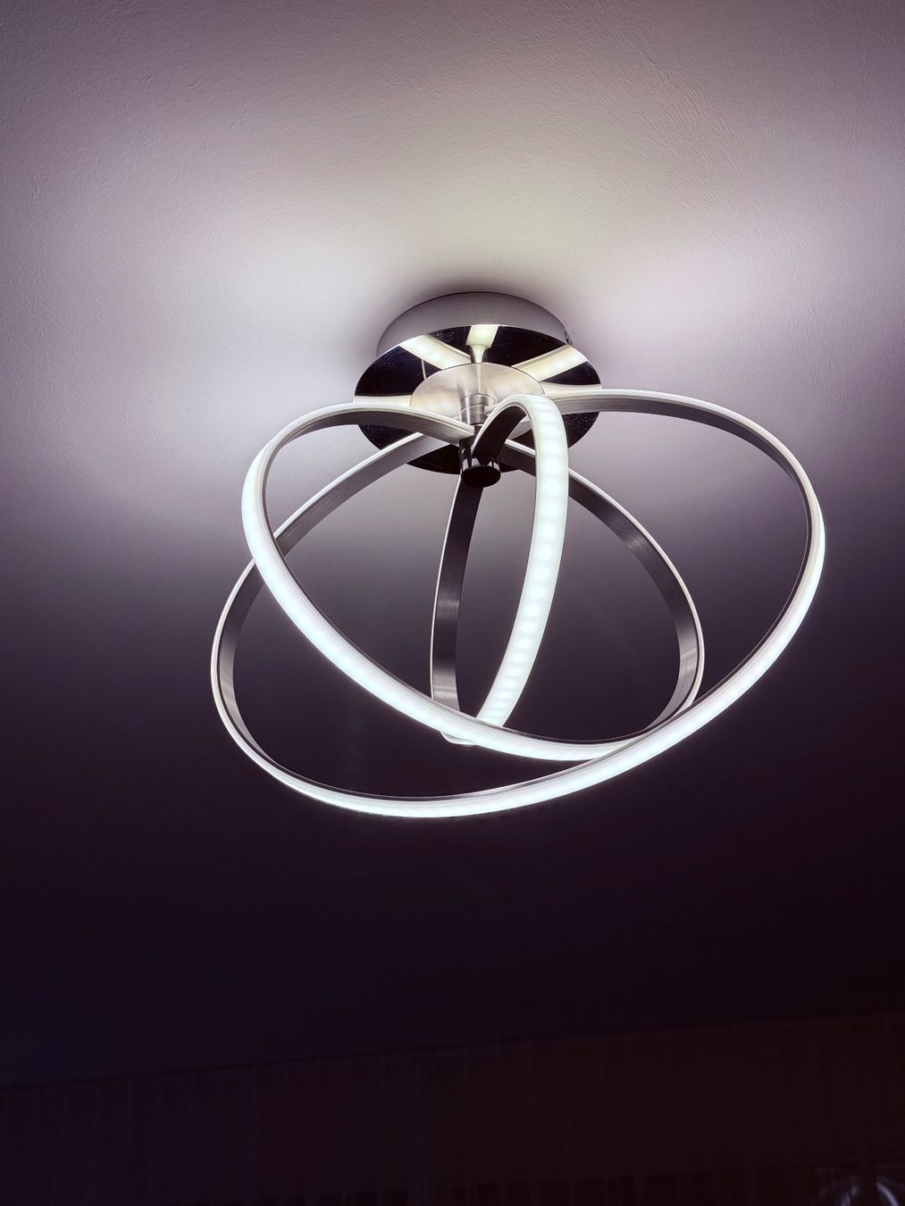 Kronleuchter & Deckenlampen: Deckenleuchte LED modern Ringform Metall Chrom neu – Gebraucht aus Biel-Benken BL von cor_rmw7
