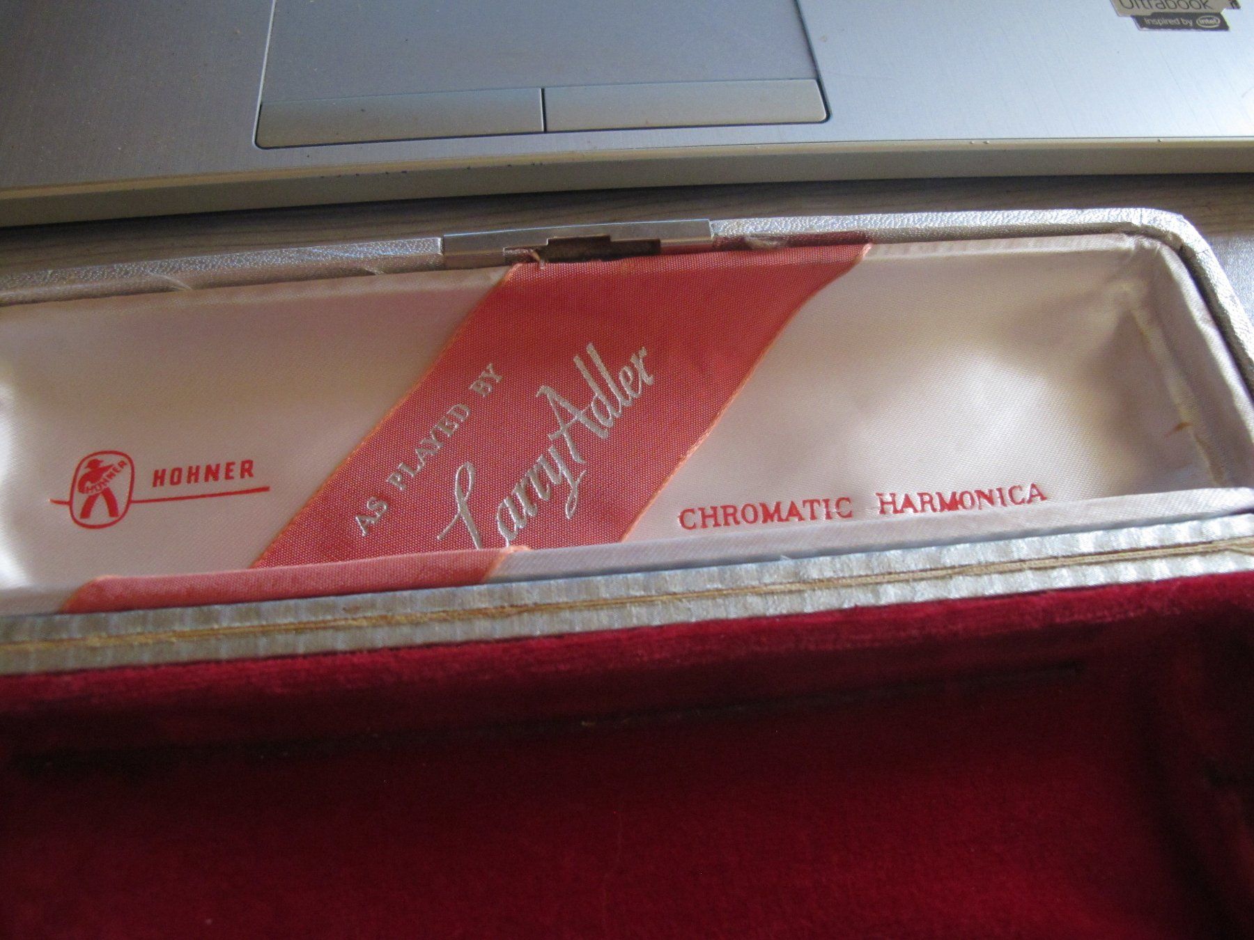 Hohner Strumenti musicali: Hohner The Larry Adler Professional 16 Chromatic Harmonica – Usato da Altnau venduto da LinaAuktion 2