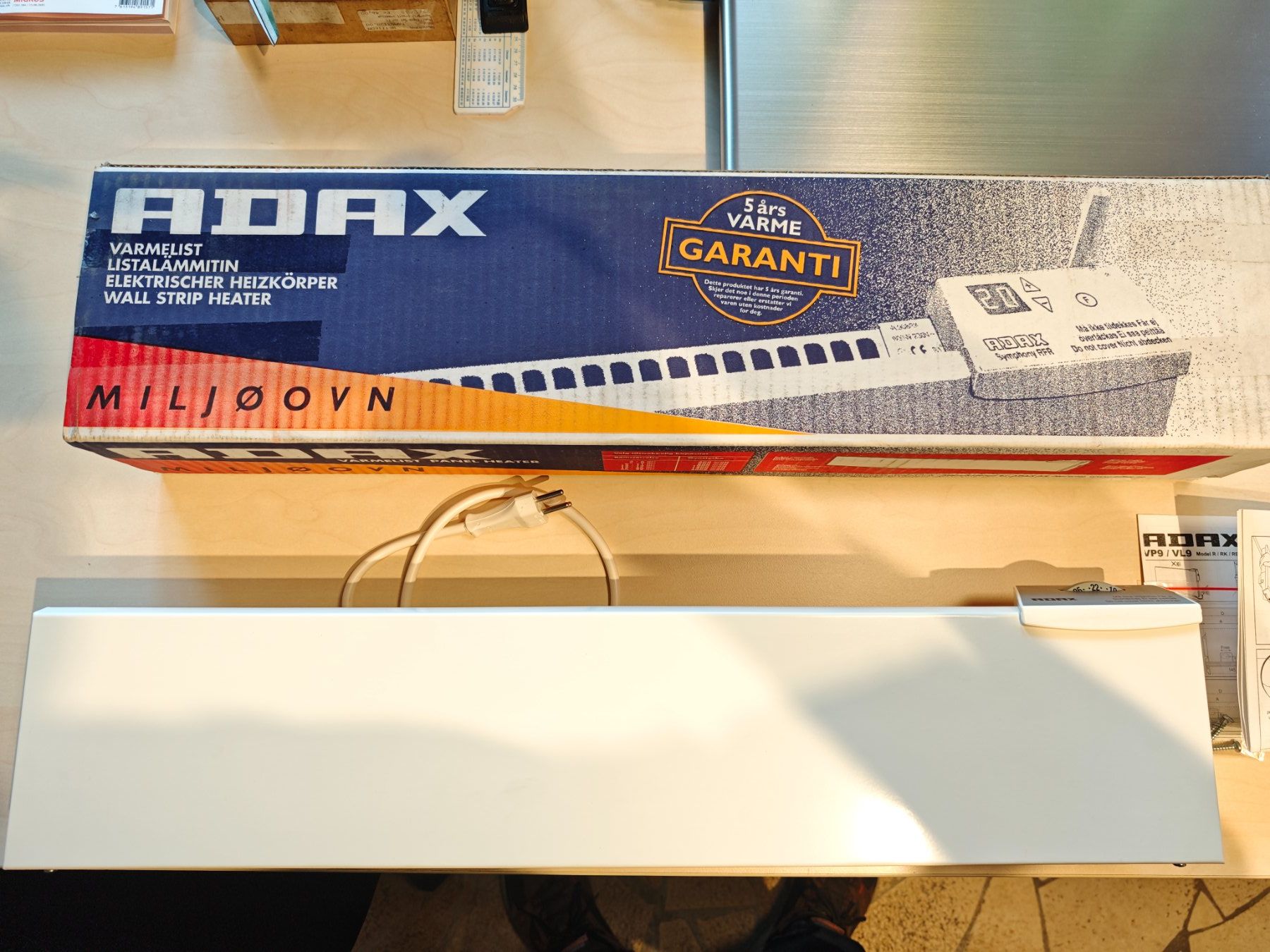 Radiatori: Heizung Elektrisch Adax 400watt – Nuovo e nell'imballaggio originale da Pfäffikon ZH venduto da 1252