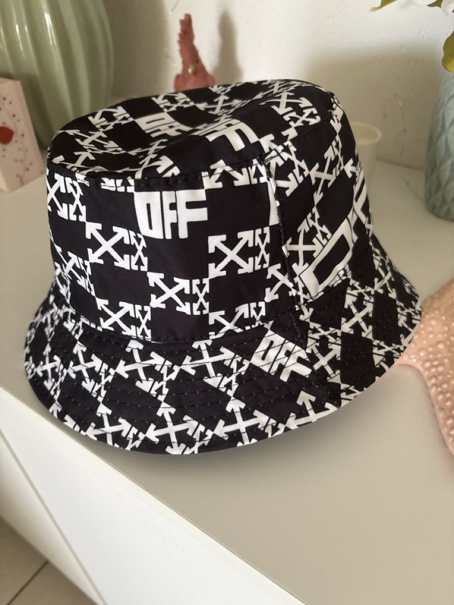 Copricapi, berretti & cappellini: Bob Off-White Noir/Blanc, taille 55/57 – Nuovo (secondo la descrizione) da Pully venduto da kaba07 1