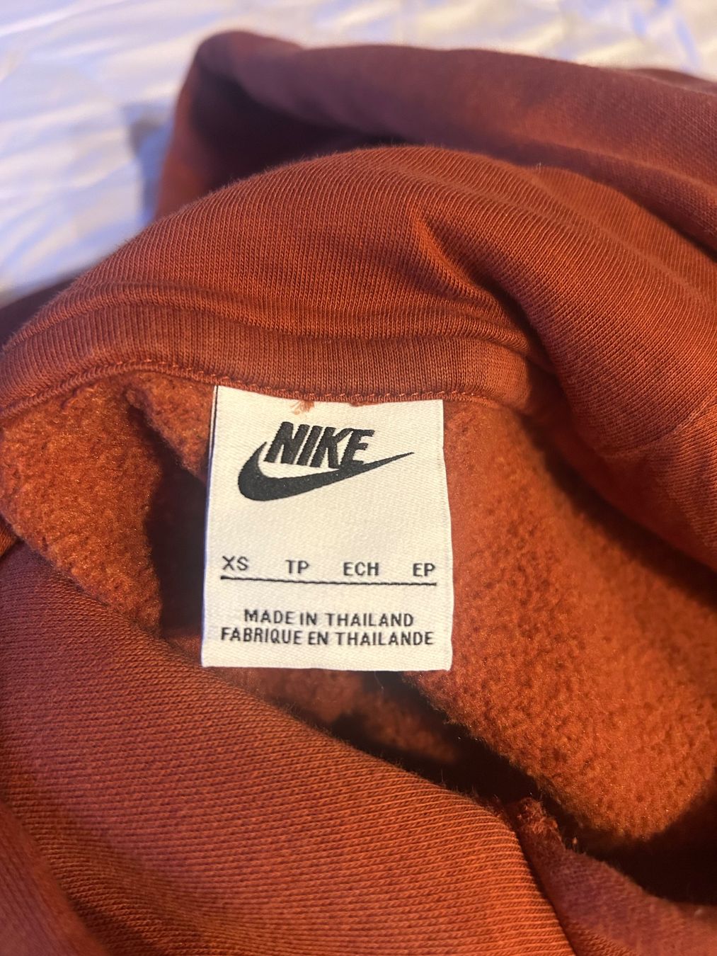 Nike Maglioni & Felpe: Nike sweat à capuche – Usato da Val-d'Illiez venduto da Dombou 2
