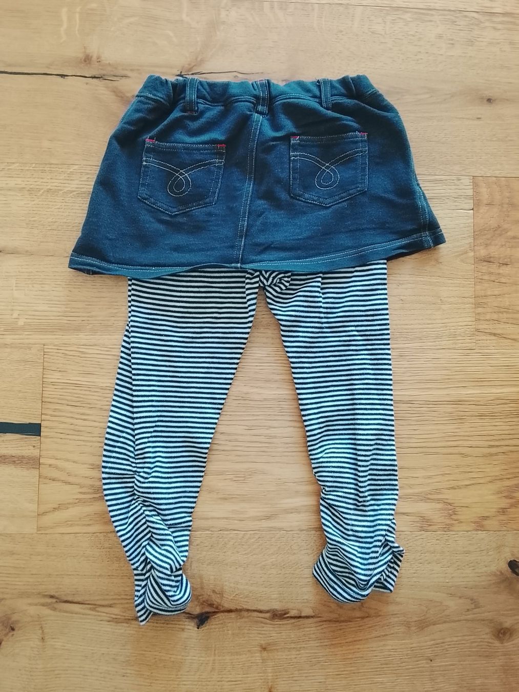 Vestiti & Gonne: Rock mit Leggins Gr.120cm – Usato da St. Gallen venduto da Fluros 1