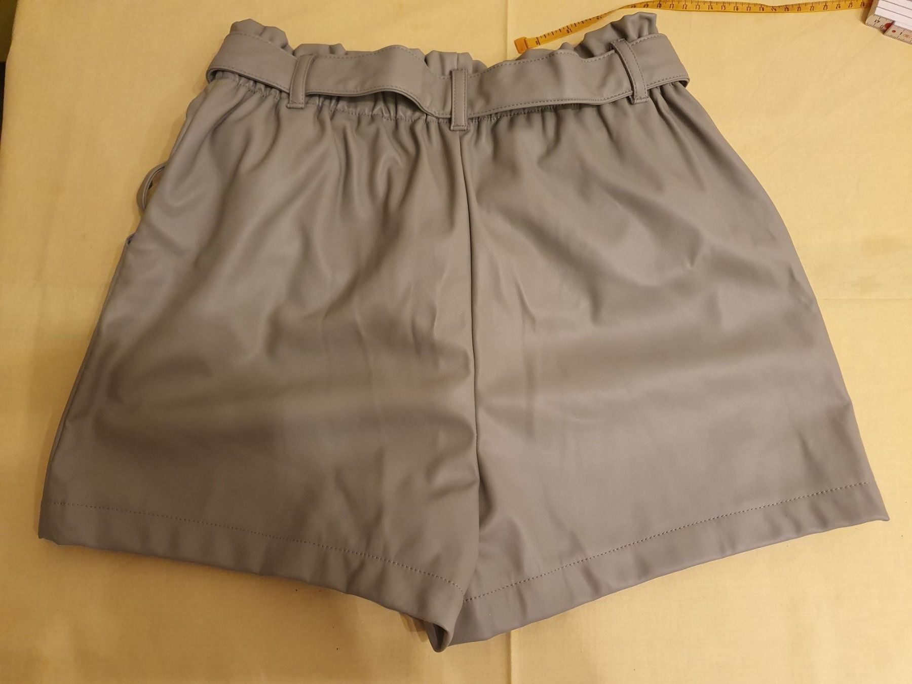 Hosen: Shorts Amisu Gr.40 Lederimitat – Gebraucht aus Kloten von Hektor44 1