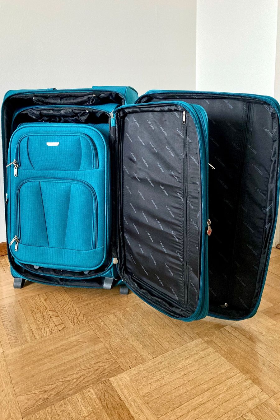 Reisekoffer: Reisekoffer-Set – Gebraucht aus Zug von HLECH 6