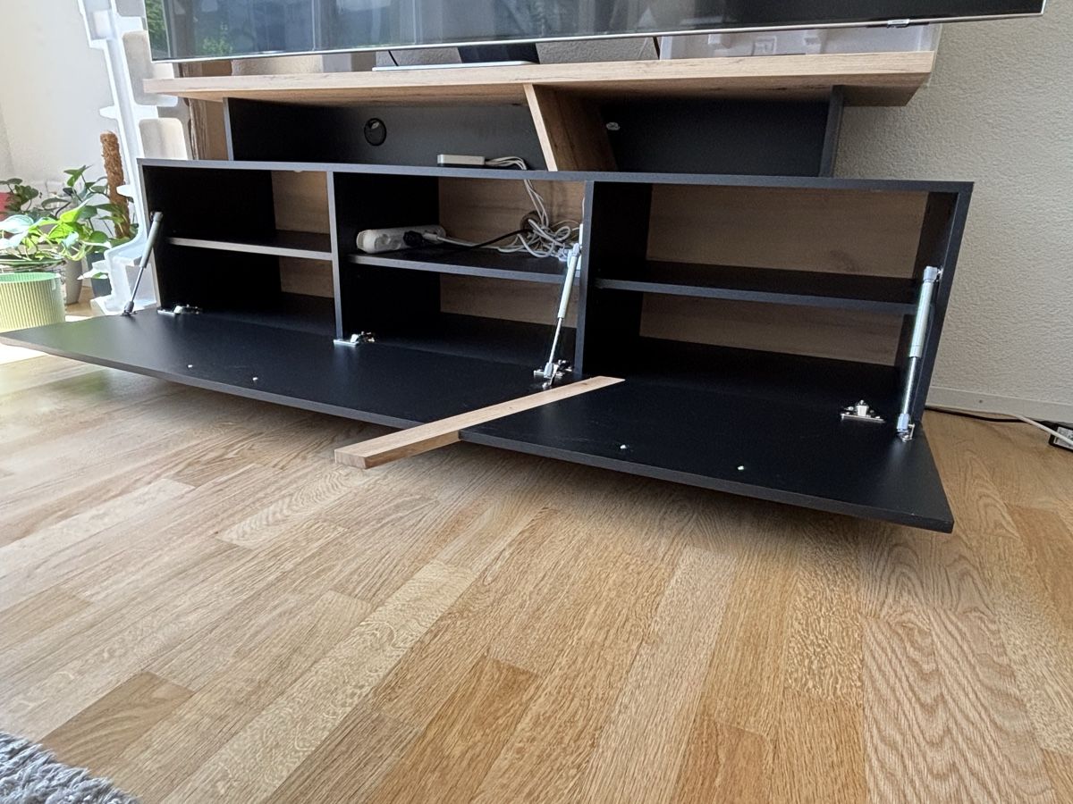Mömax Mobili TV: Modernes TV Mövel - Wie neu – Nuovo (secondo la descrizione) da Nidau venduto da ShrimpBoy 1