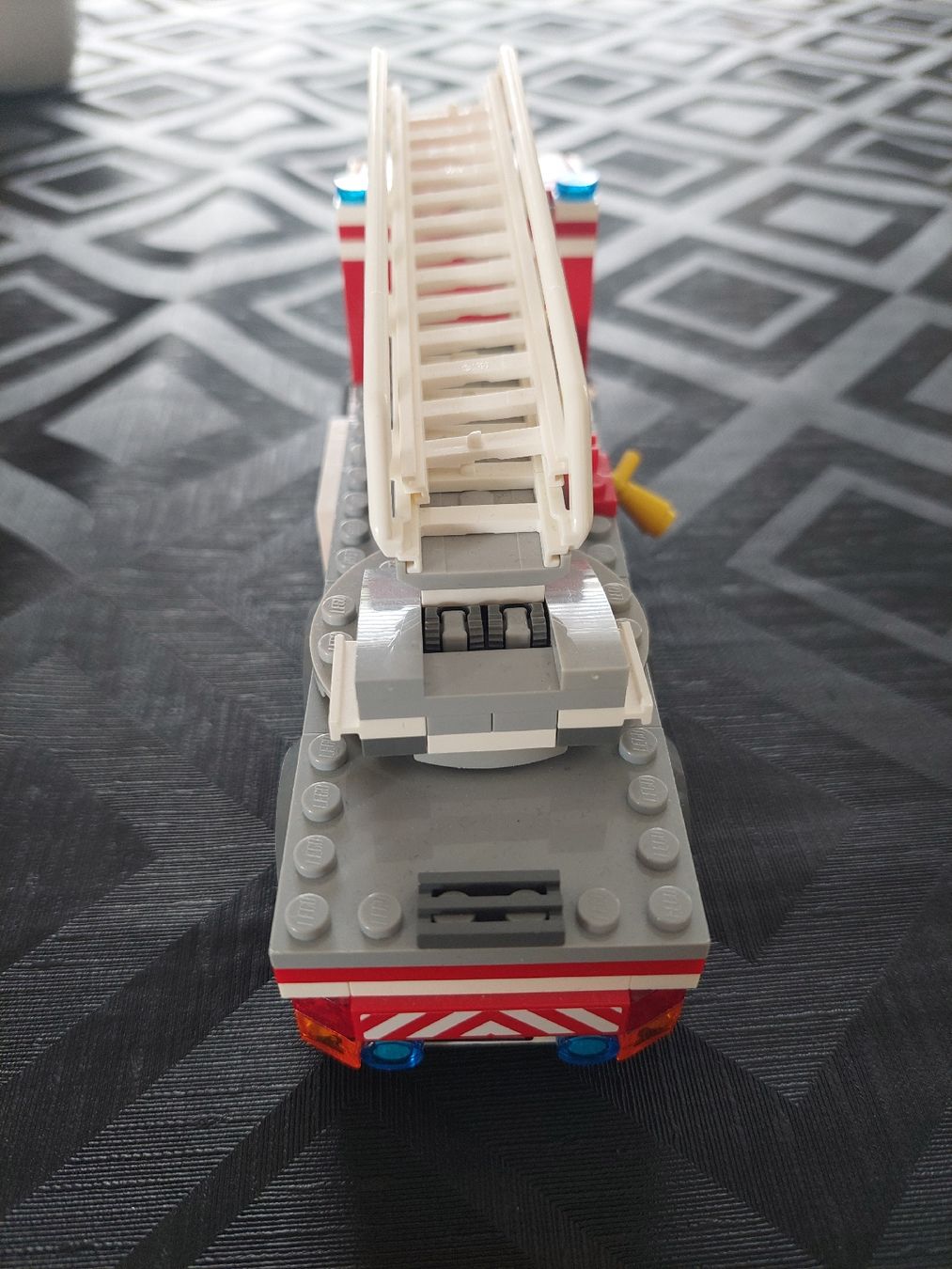 Lego Spielzeuge: Lego Feuerwehrauto mit Drehleiter – Gebraucht aus Zetzwil von sti_x9xf 3