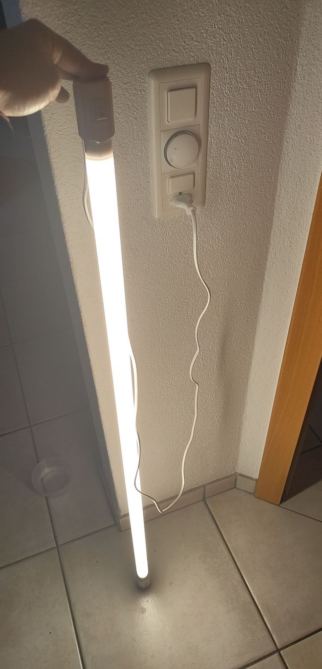 Osram Lampen: Stablampe / Osram / 120 cm / hell – Neu (gemäss Beschreibung) aus Schänis von Lisi87777