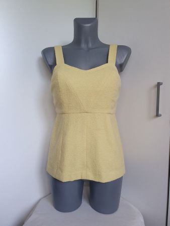 CHANEL Top elegant CC Logo Knopf gelb Blogger Boucle