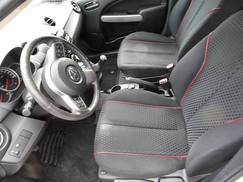 Automobili: Mazda 2 1.5 (2012), 178000 km – Usato da Uzwil venduto da koi02 1