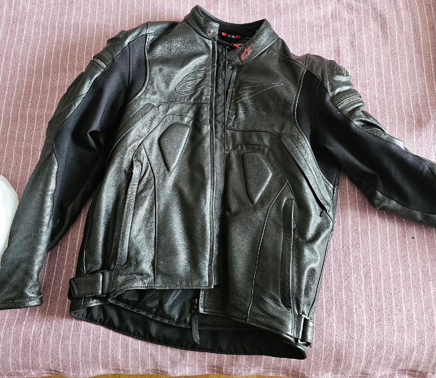 Alpinestars Completi: Combinaison Moto Alpinestars Cuir – Usato da Bulle venduto da Cargomez 1