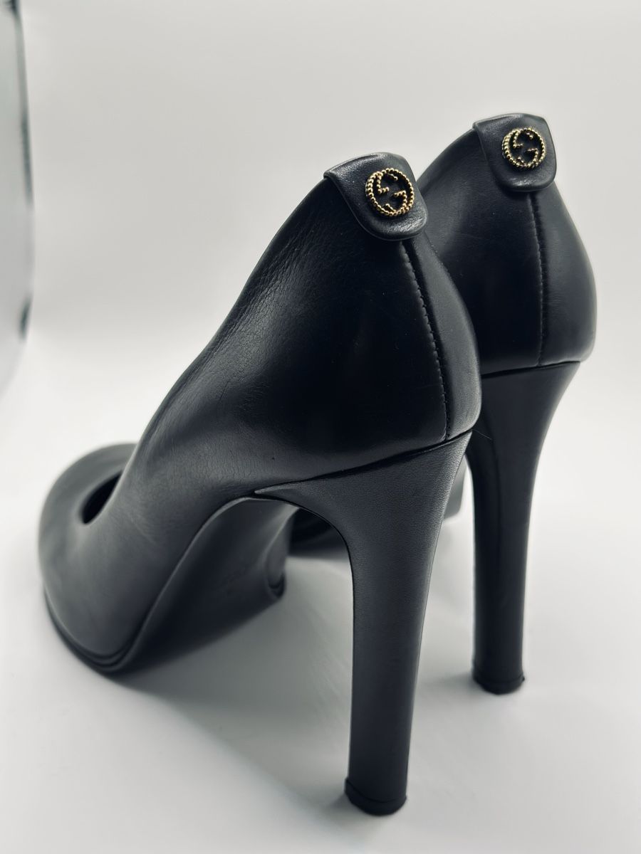 Gucci Damenschuhe: Gucci Black Leather Heels – Gebraucht aus Biel/Bienne von sec_2llb