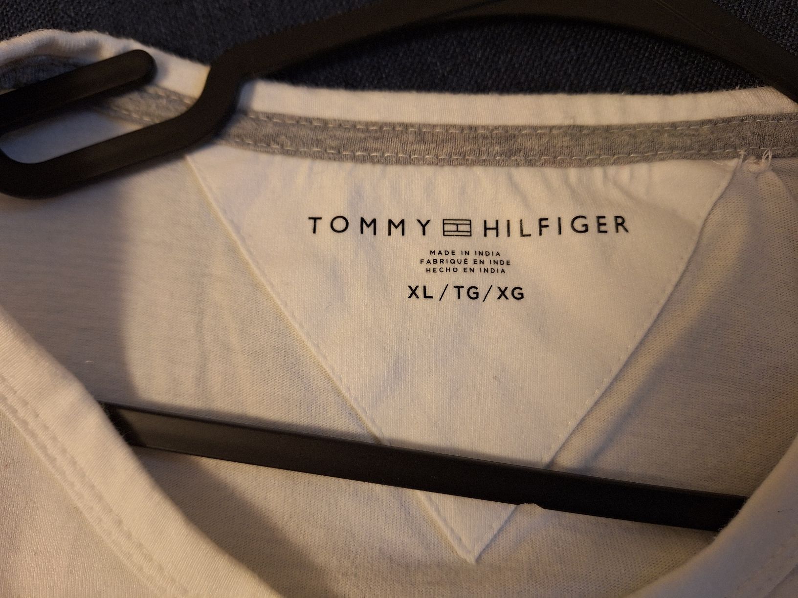 T-shirt: Hilfiger t shirt – Usato da Aesch BL venduto da Pendrive 2