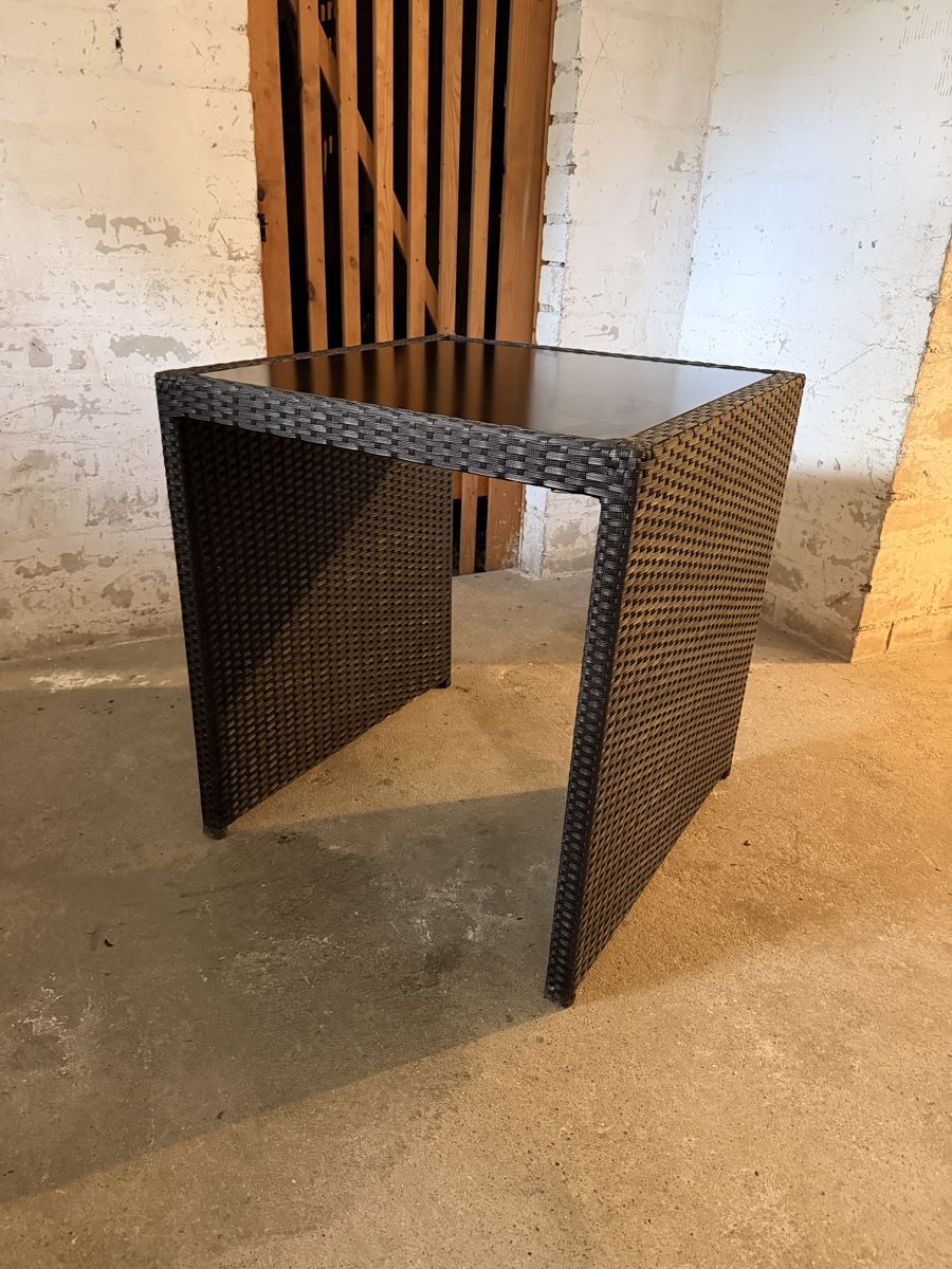 Tische: Gartentisch Rattanoptik schwarz – Gebraucht aus Liebefeld von koe_w9wy