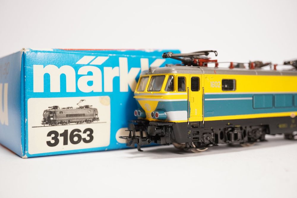 Märklin H0 - 3163 - Locomotora eléctrica - Serie 16 en