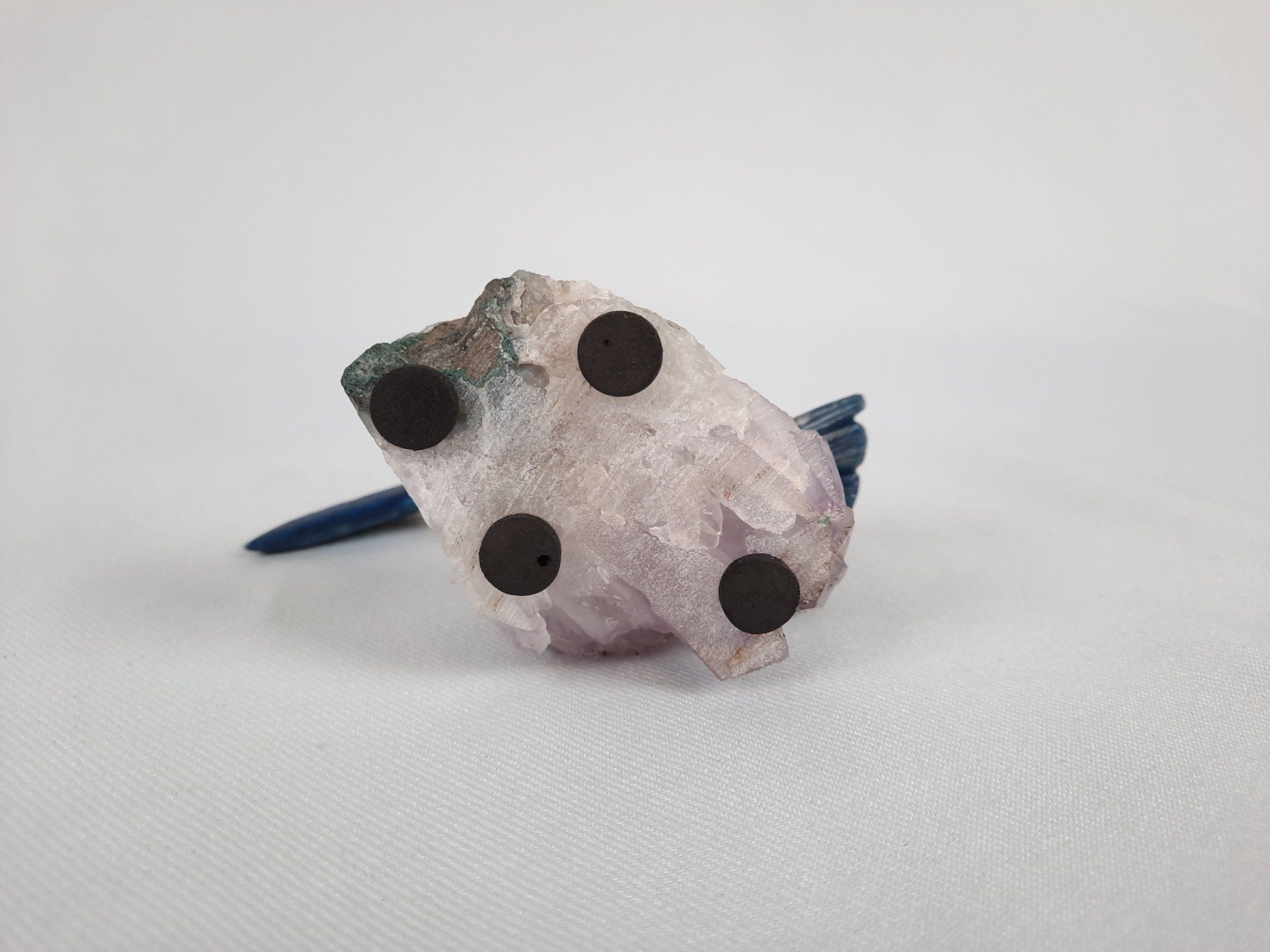 Mineralien & Heilsteine: Tukan & Eule aus Edelstein auf Amethyst – Gebraucht aus Beinwil am See von Restwert_Beinwil 6