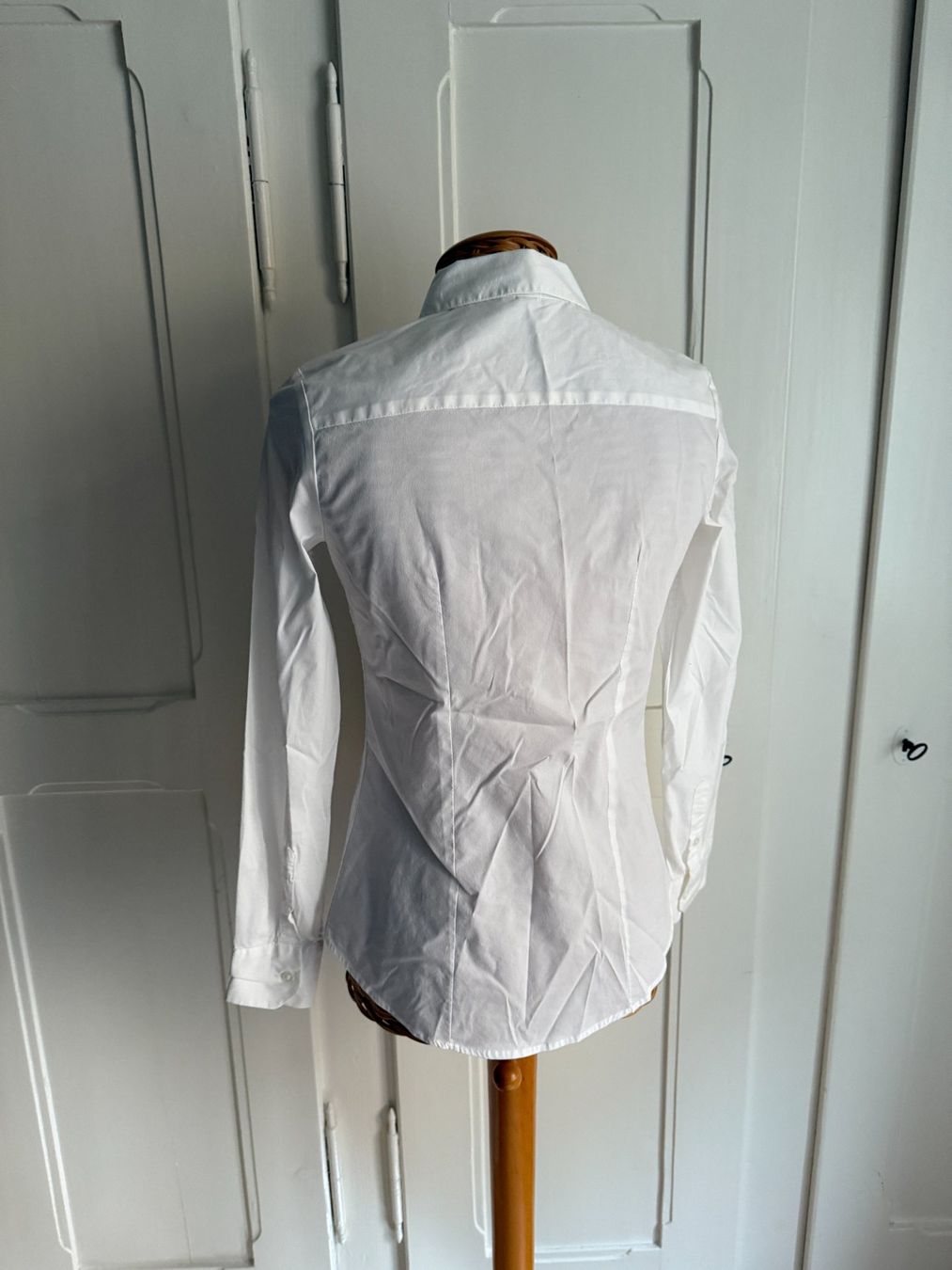 H&M Chemisiers: Bluse weiss elegant 32 – D'occasion à Zürich par Diazaio 2