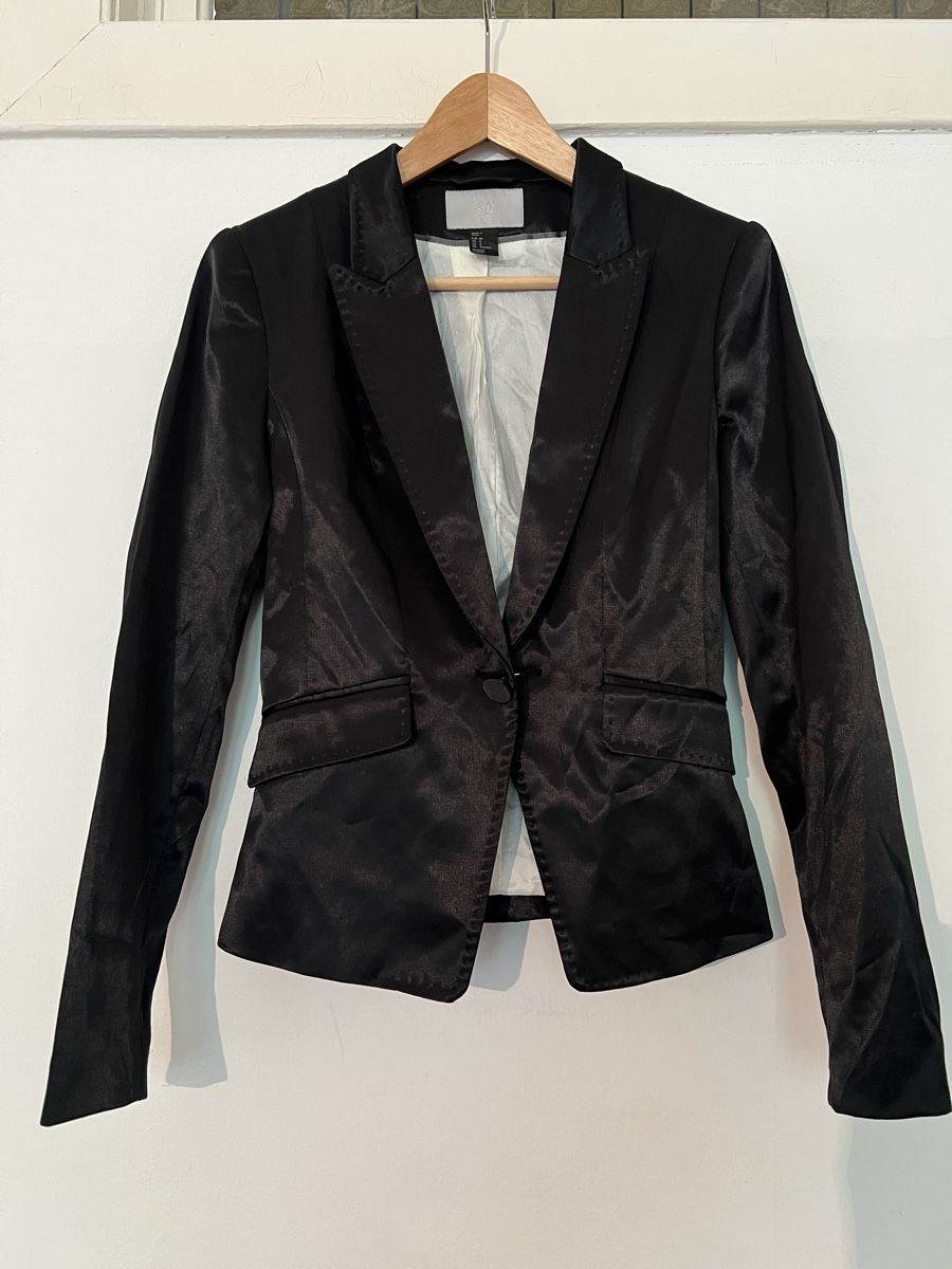 H&M Completi & Tailleur: Satin Damen Blazer – Usato da Basel venduto da evaelette