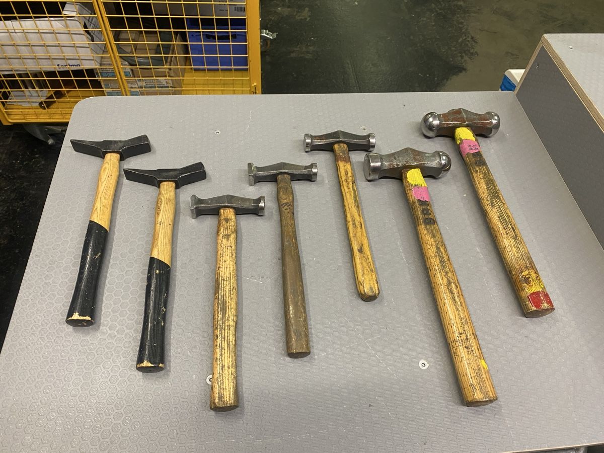 Alle Werkzeuge: Posten Spenglerhämmer – Gebraucht aus Wabern von HK-Design