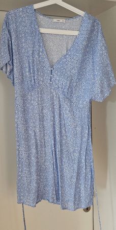 MNG Damen Kleidchen blau geblümt Grösse M gebraucht